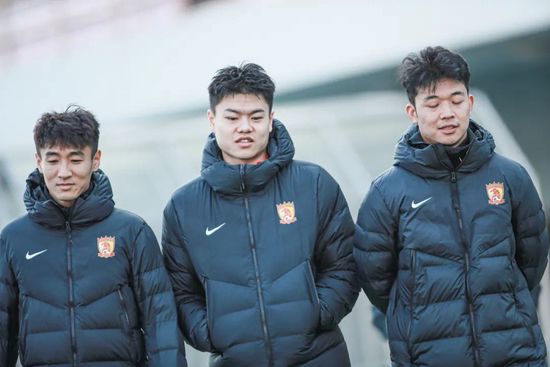 女裸无奶罩无内裤无内衣视频