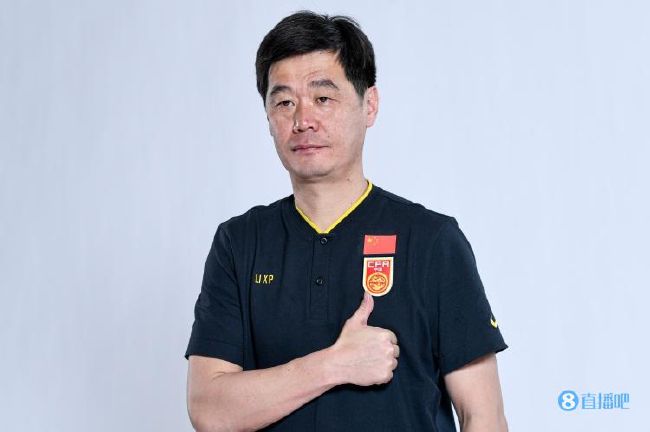 边吃胸边膜下刺激免费视频
